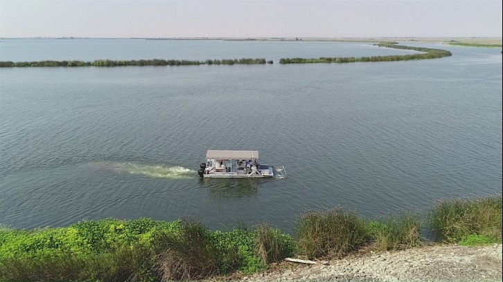 The Platform monitoring Delta waters (Cramer Fish Sciences Photo)